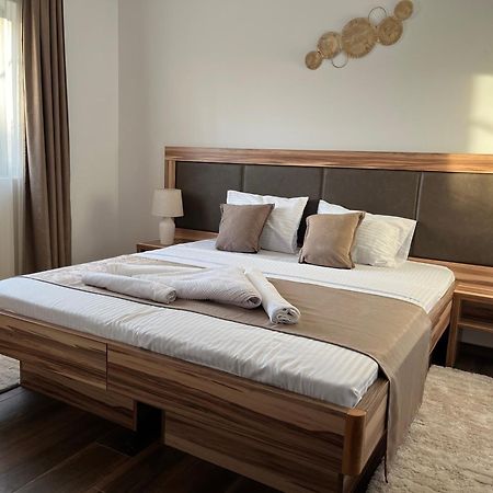 Airport Sky Apartments Lux Белград Экстерьер фото