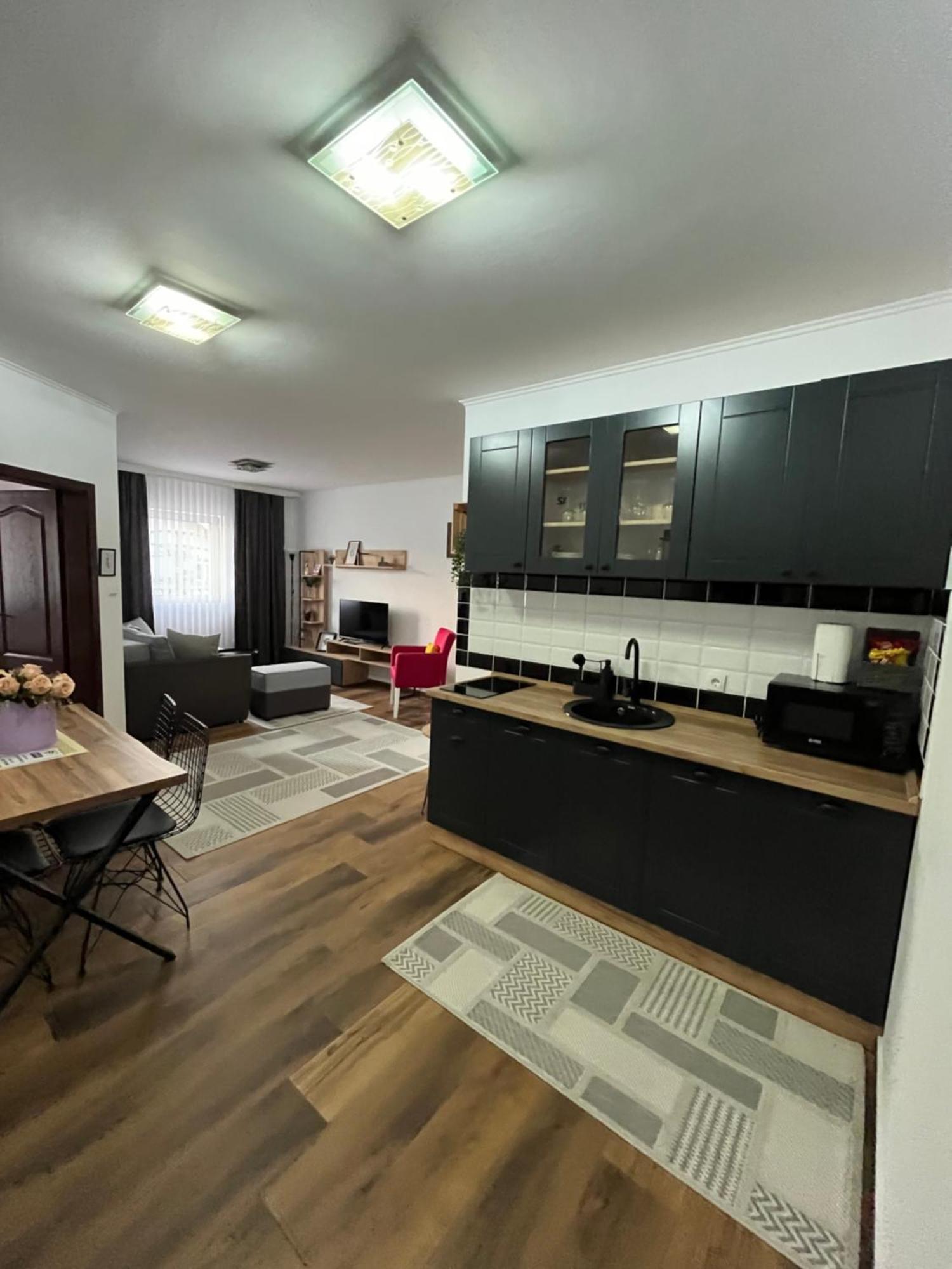 Airport Sky Apartments Lux Белград Экстерьер фото