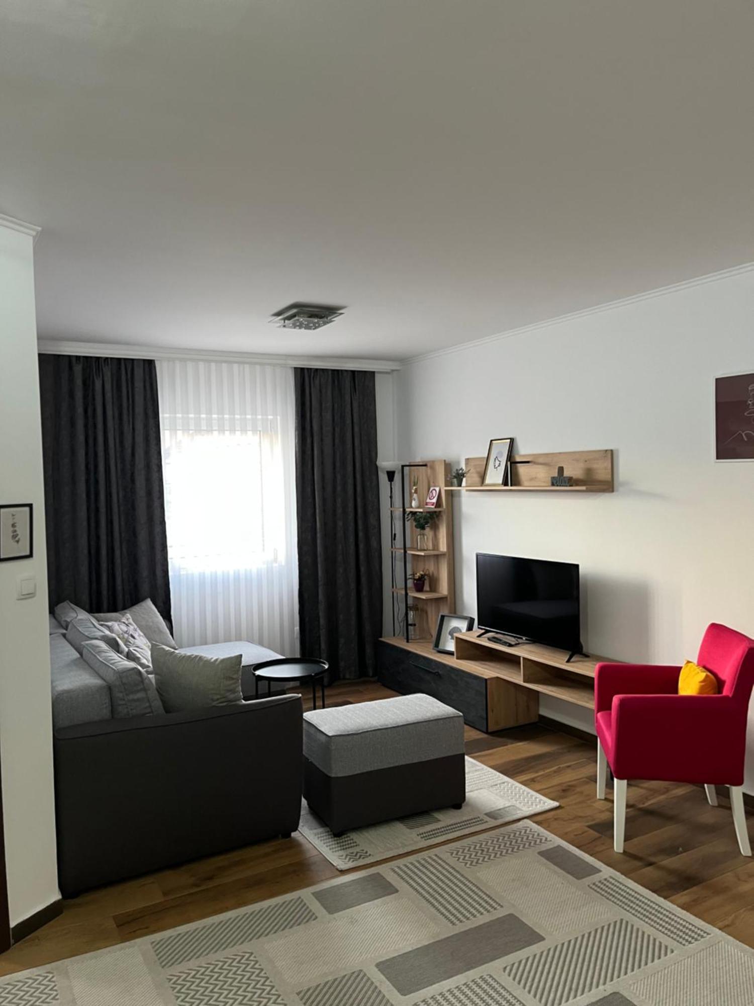Airport Sky Apartments Lux Белград Экстерьер фото