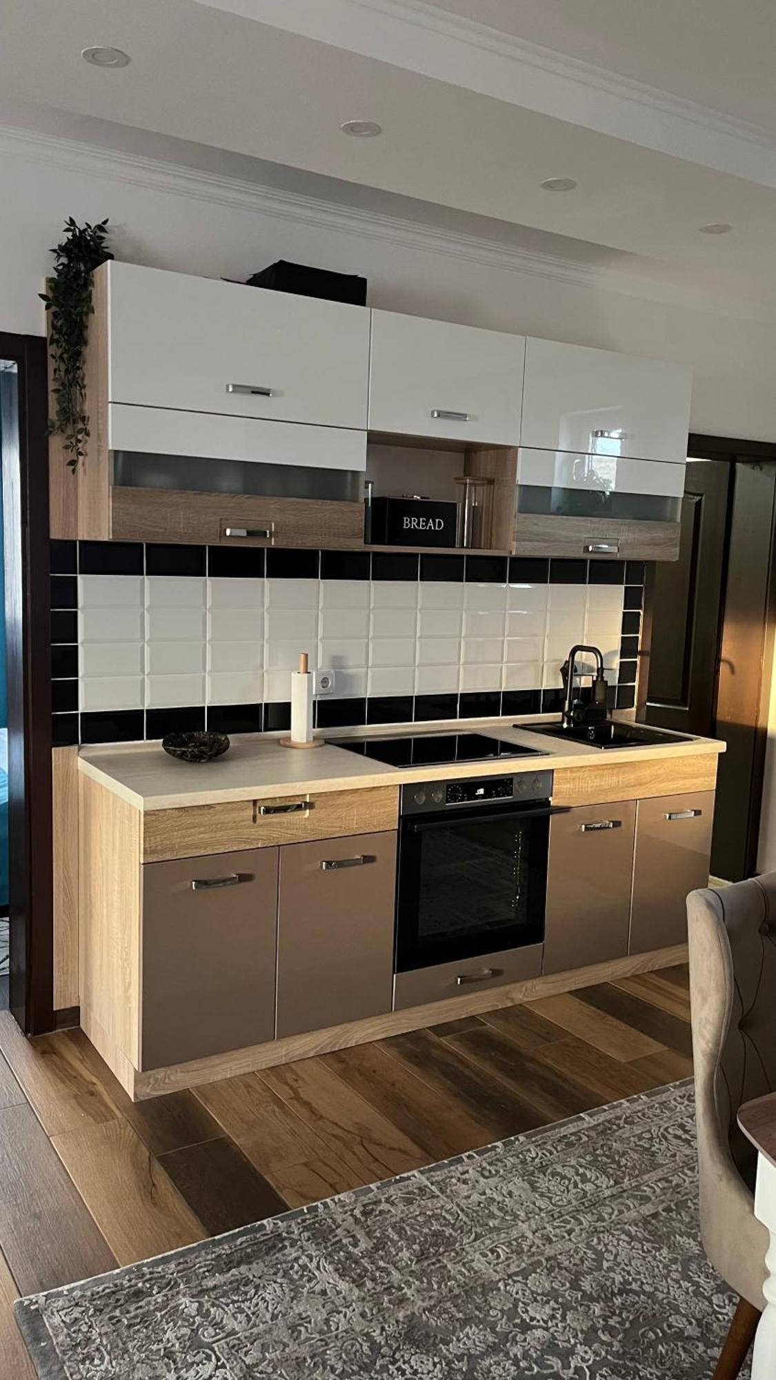 Airport Sky Apartments Lux Белград Экстерьер фото